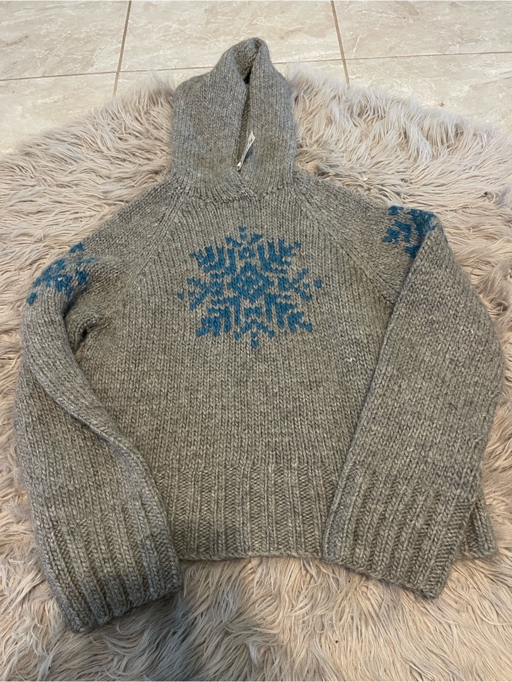 NWT American Eagle Gray Turtleneck Snowflake Knit Sweater with Blue Accents